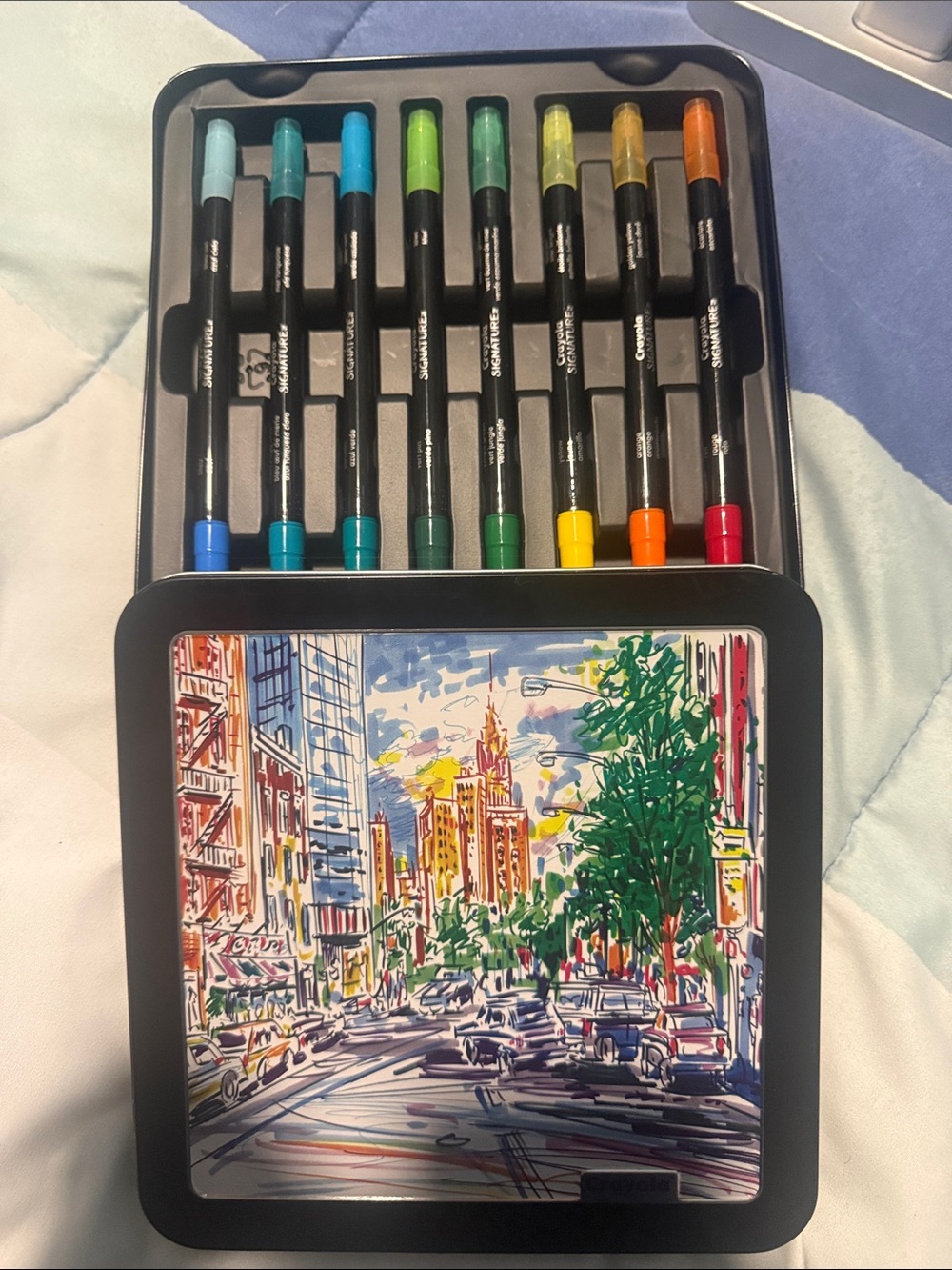Crayola Dual-Tip Marker Set in Blue, Teal, Green, Yellow, Orange, Red